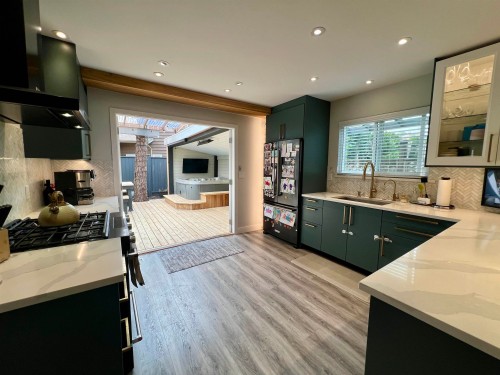 1245 Beedie Drive, Coquitlam, BC - Indoor Photo Showing Kitchen