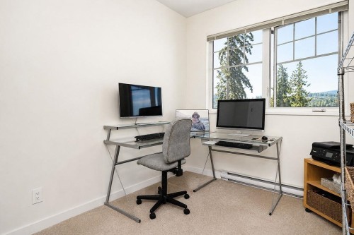 5902 Beachgate Lane, Sechelt, BC - Indoor Photo Showing Office