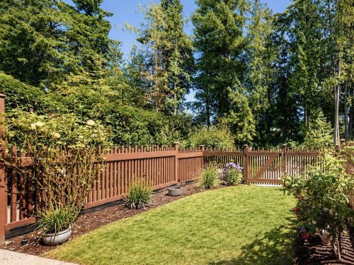 5902 Beachgate Lane, Sechelt, BC - Outdoor