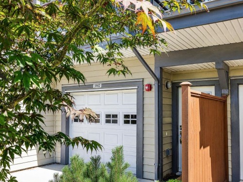5902 Beachgate Lane, Sechelt, BC - Outdoor