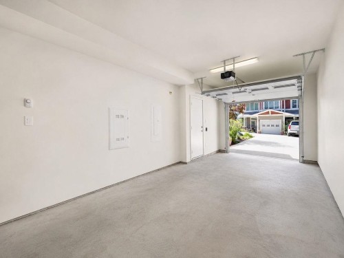 5902 Beachgate Lane, Sechelt, BC - Indoor
