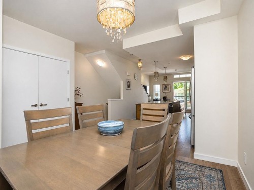 5902 Beachgate Lane, Sechelt, BC - Indoor Photo Showing Dining Room