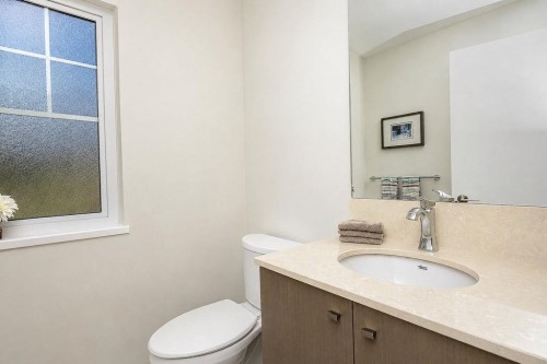5902 Beachgate Lane, Sechelt, BC - Indoor Photo Showing Bathroom