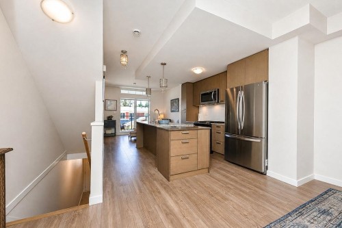 5902 Beachgate Lane, Sechelt, BC - Indoor Photo Showing Kitchen With Stainless Steel Kitchen