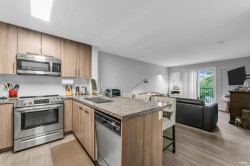 409-12075 Edge Street Maple Ridge, BC V2X 9E6