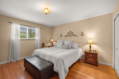 2515 45Th Avenue E, Vancouver, BC - Indoor Photo Showing Bedroom