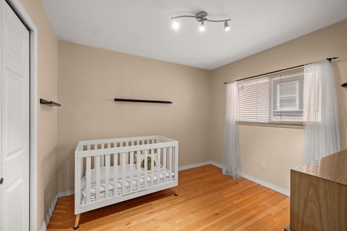2515 45Th Avenue E, Vancouver, BC - Indoor Photo Showing Bedroom