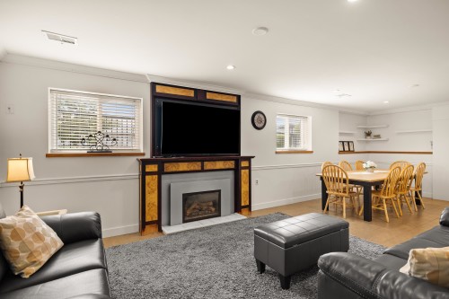 2515 45Th Avenue E, Vancouver, BC - Indoor Photo Showing Living Room With Fireplace