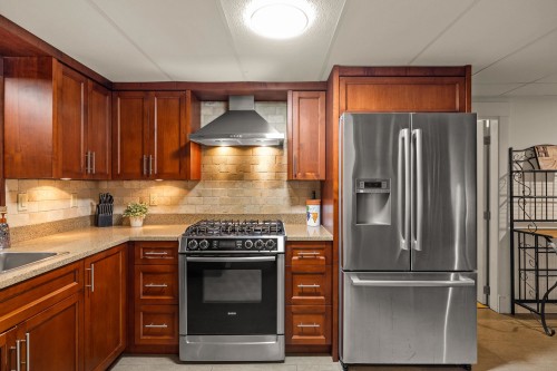 2515 45Th Avenue E, Vancouver, BC - Indoor Photo Showing Kitchen