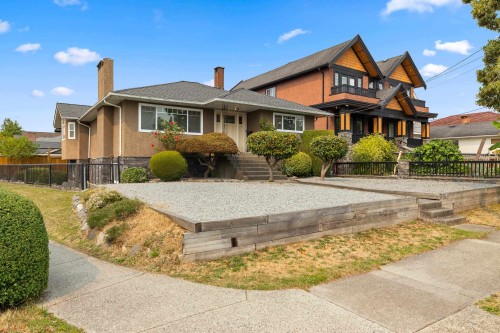 2515 45Th Avenue E, Vancouver, BC - Outdoor With Facade