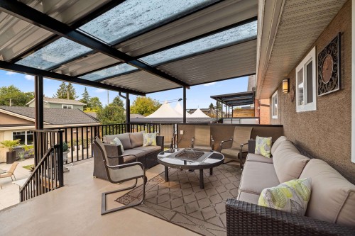 2515 45Th Avenue E, Vancouver, BC - Outdoor With Exterior