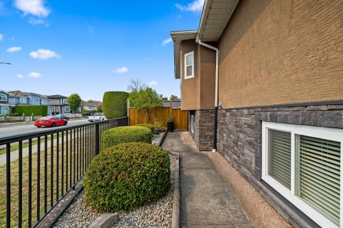 2515 45Th Avenue E, Vancouver, BC - Outdoor