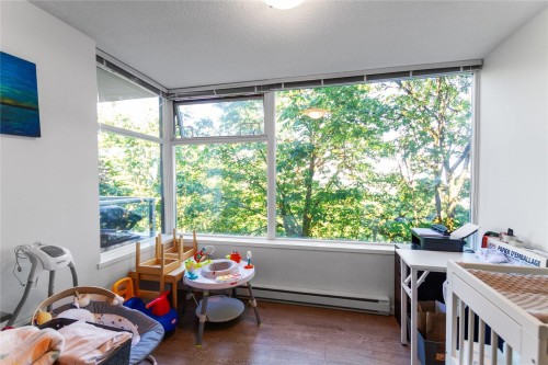 307-9298 University Crescent, Burnaby, BC - Indoor