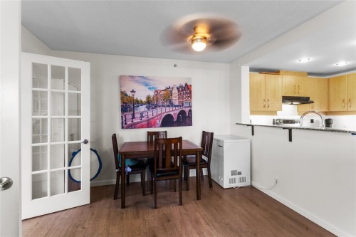 307-9298 University Crescent, Burnaby, BC - Indoor
