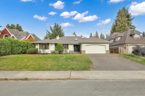 907 Sprice Avenue, Coquitlam, BC - Outdoor With Facade