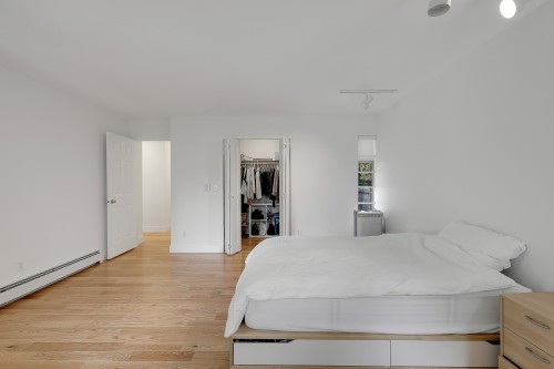 907 Sprice Avenue, Coquitlam, BC - Indoor Photo Showing Bedroom