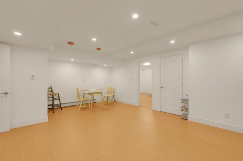 907 Sprice Avenue, Coquitlam, BC - Indoor Photo Showing Other Room
