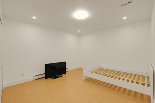 907 Sprice Avenue, Coquitlam, BC - Indoor Photo Showing Other Room