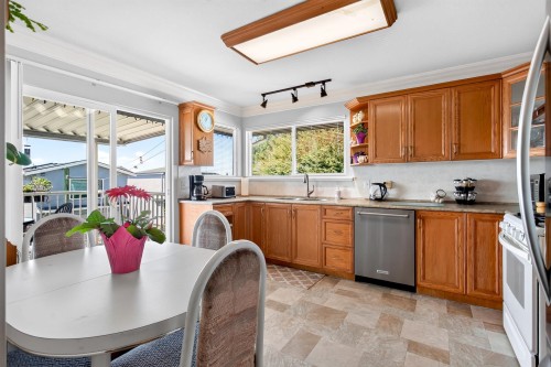 1056 Walls Avenue, Coquitlam, BC - Indoor