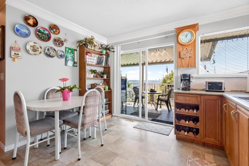 1056 Walls Avenue, Coquitlam, BC - Indoor Photo Showing Dining Room