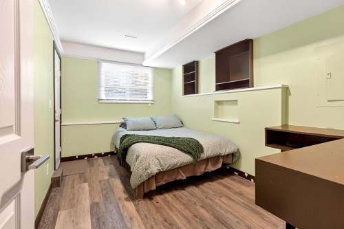 1056 Walls Avenue, Coquitlam, BC - Indoor Photo Showing Bedroom