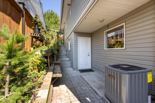 1056 Walls Avenue, Coquitlam, BC - Outdoor With Exterior