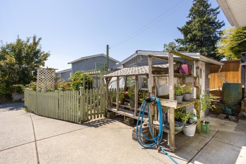 1056 Walls Avenue, Coquitlam, BC - Outdoor