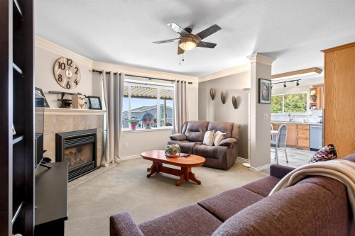 1056 Walls Avenue, Coquitlam, BC - Indoor Photo Showing Living Room With Fireplace