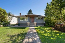 409 27th Street W North Vancouver, BC V7N 2H7