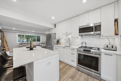 11628 River Wynd, Maple Ridge, BC - Indoor Photo Showing Kitchen With Upgraded Kitchen