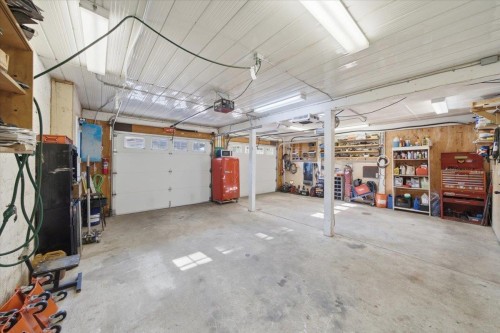 11628 River Wynd, Maple Ridge, BC - Indoor Photo Showing Garage