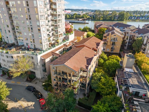302-12 Laguna Court  New Westminster, BC V3M 6W4