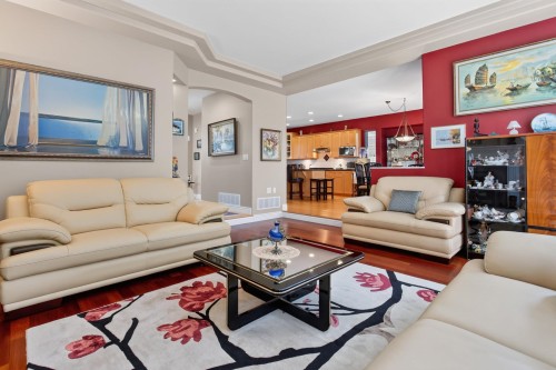 1708 Paddock Drive, Coquitlam, BC - Indoor Photo Showing Living Room