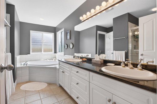1708 Paddock Drive, Coquitlam, BC - Indoor Photo Showing Bathroom