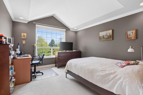 1708 Paddock Drive, Coquitlam, BC - Indoor Photo Showing Bedroom