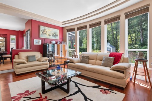 1708 Paddock Drive, Coquitlam, BC - Indoor Photo Showing Living Room