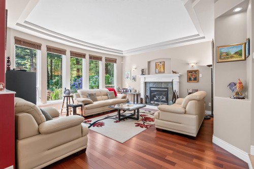 1708 Paddock Drive, Coquitlam, BC - Indoor Photo Showing Living Room With Fireplace