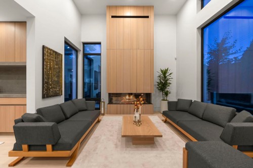 1066 Fulton Avenue, West Vancouver, BC - Indoor Photo Showing Living Room