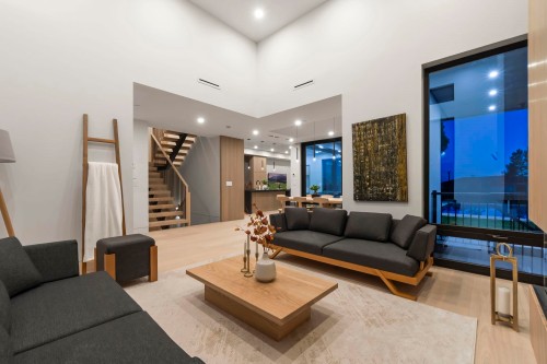 1066 Fulton Avenue, West Vancouver, BC - Indoor Photo Showing Living Room