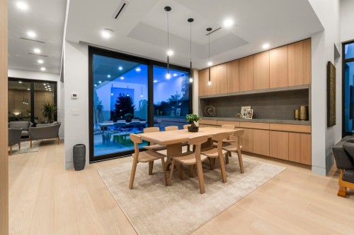 1066 Fulton Avenue, West Vancouver, BC - Indoor Photo Showing Dining Room