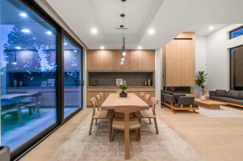 1066 Fulton Avenue, West Vancouver, BC - Indoor Photo Showing Dining Room