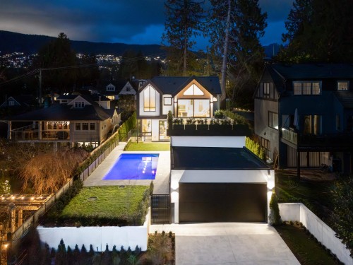 1066 Fulton Avenue, West Vancouver, BC - Outdoor