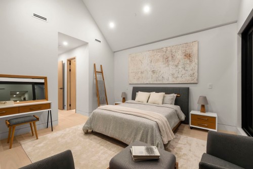 1066 Fulton Avenue, West Vancouver, BC - Indoor Photo Showing Bedroom