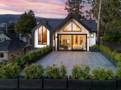 1066 Fulton Avenue, West Vancouver, BC - Outdoor