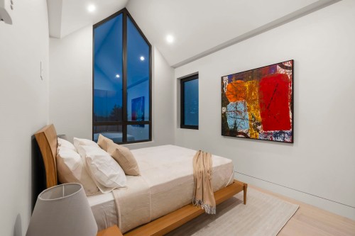 1066 Fulton Avenue, West Vancouver, BC - Indoor
