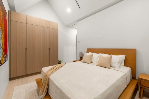 1066 Fulton Avenue, West Vancouver, BC - Indoor Photo Showing Bedroom