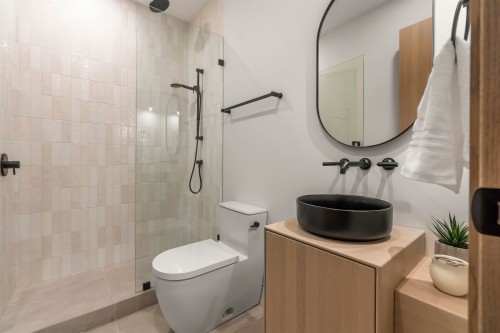 1066 Fulton Avenue, West Vancouver, BC - Indoor Photo Showing Bathroom