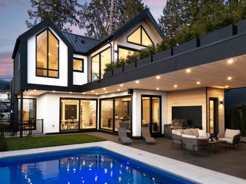 1066 Fulton Avenue, West Vancouver, BC - Outdoor With In Ground Pool