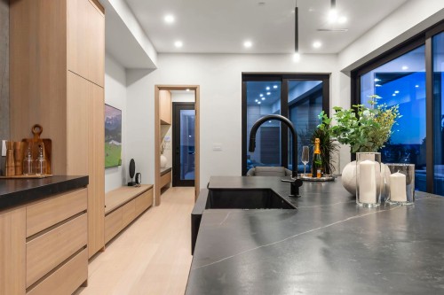 1066 Fulton Avenue, West Vancouver, BC - Indoor Photo Showing Other Room