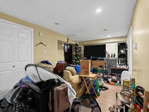 8247 10Th Avenue, Burnaby, BC - Indoor Photo Showing Other Room